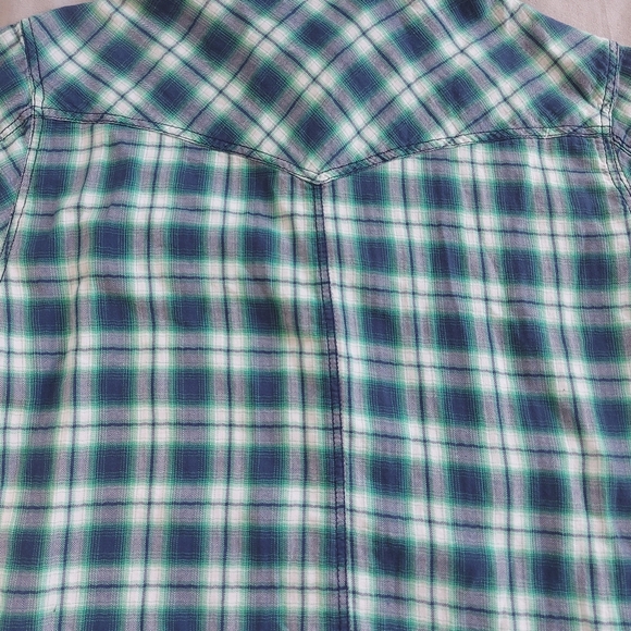 Eighty Eight Platinum Short Sleeve Flannel Button Up Plaid Shirt, Small - Picture 7 of 9
